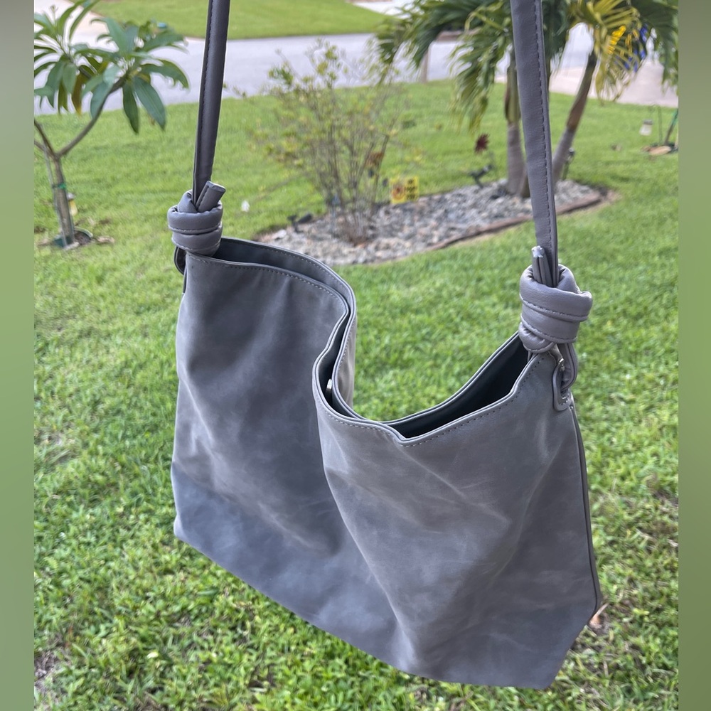 8 Other Reasons Betsy slouch tote in stone Shoulder Bag - Picture 8 of 16